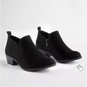 Side Dip Ankle Bootie (WW)